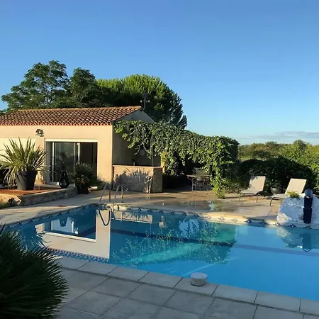 Maison Agreable Avec Piscine A Entre-vignes *