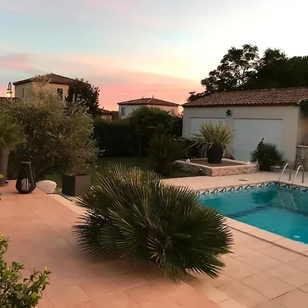 Сasa de vacaciones Maison Agreable Avec Piscine A Entre-vignes *