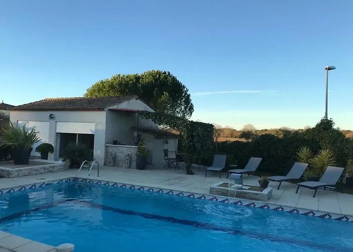 Ferienhaus Maison Agreable Avec Piscine A Entre-vignes